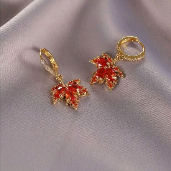 MAPLE LEAF rhinestone huggie hoop earrings - Picture 4 of 9